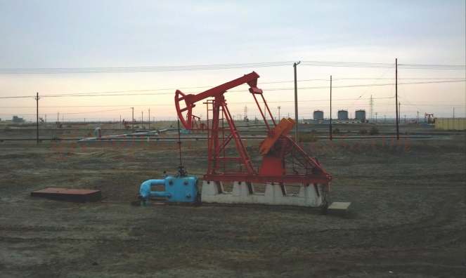 Oil drills in the desert